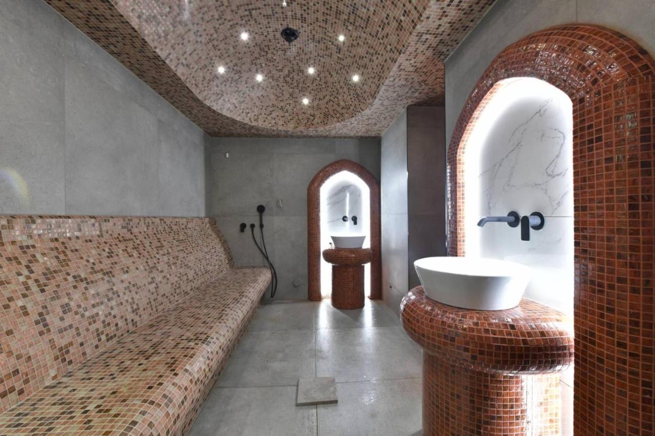 Royal Wellness And Spa Ruma Bagian luar foto